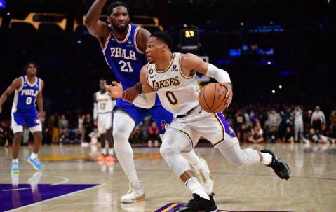 安卓版-最后一攻潦草收场！韦少被犯规？哈姆坚持不喊暂停