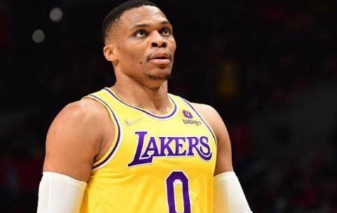 安卓版-湖人投射短板仍未解决 名记：佩林卡只有20场容错