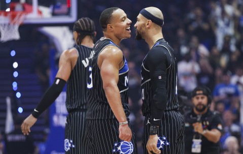 安卓版-NBA彩经：魔术淘汰活塞 骑士擒下猛龙晋级 火箭将湖人拖入抢七