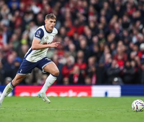 英媒：热刺考虑给范德文翻倍薪资续约，球员当前周薪5万镑