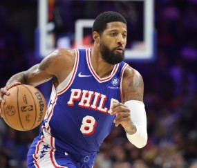 安卓版-都没站稳！乔治进攻犯规 76人挑战成功&amp;改米切尔阻挡